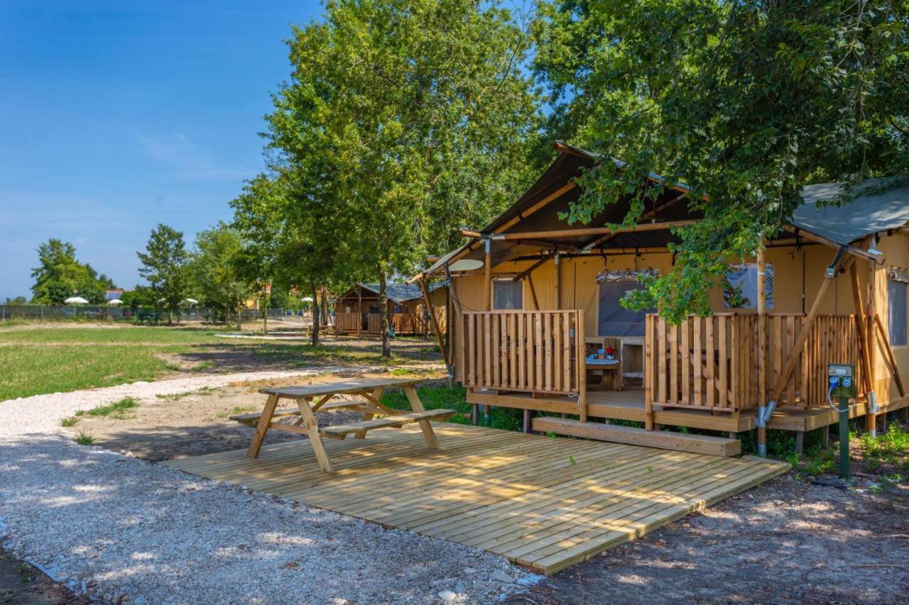 Agriturismo Tenuta Regina - Glamping Luxury Lodges And Apartments Palazzolo dello Stella Eksteriør bilde