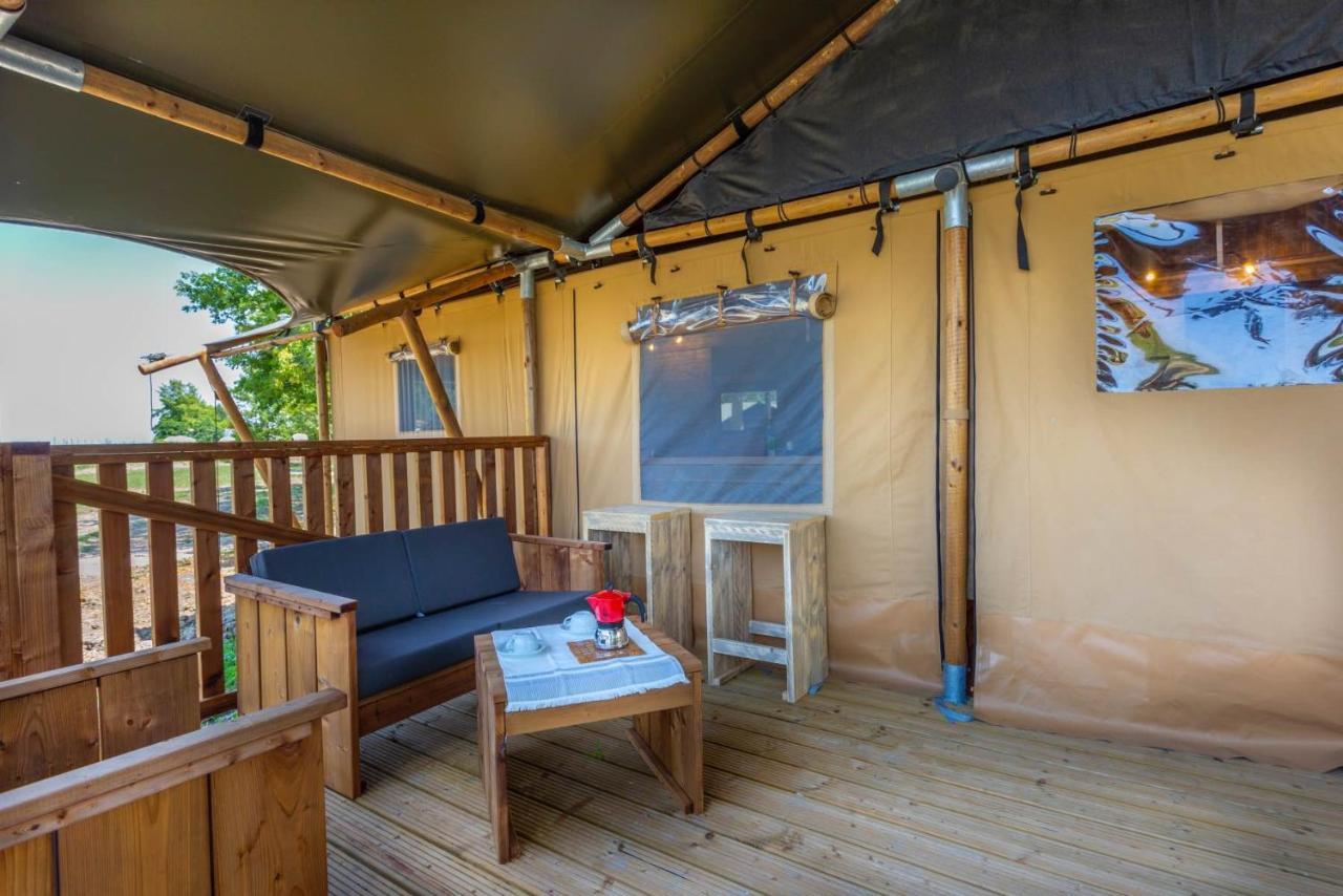 Agriturismo Tenuta Regina - Glamping Luxury Lodges And Apartments Palazzolo dello Stella Eksteriør bilde