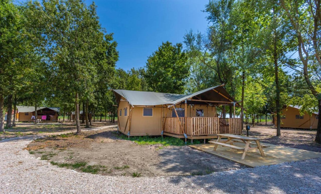 Agriturismo Tenuta Regina - Glamping Luxury Lodges And Apartments Palazzolo dello Stella Eksteriør bilde
