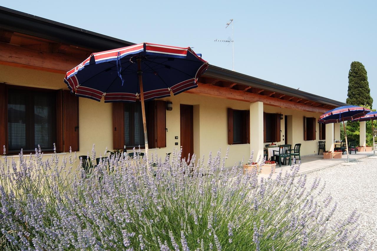 Agriturismo Tenuta Regina - Glamping Luxury Lodges And Apartments Palazzolo dello Stella Eksteriør bilde